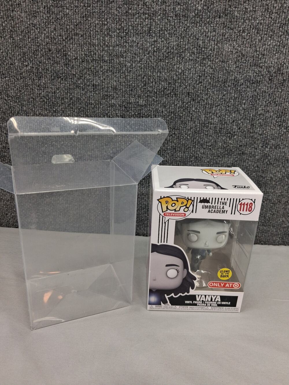 Funko Pop Vanya 1118 The Umbrella Academy Target Exclusive Glow Protective Case